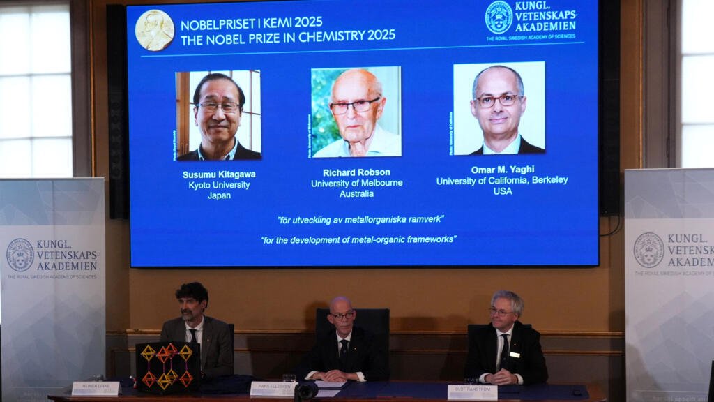 Kitagawa, Robson y Yaghi ganan Premio Nobel de Química 2025 por "desarrollo de estructuras metal-orgánicas"