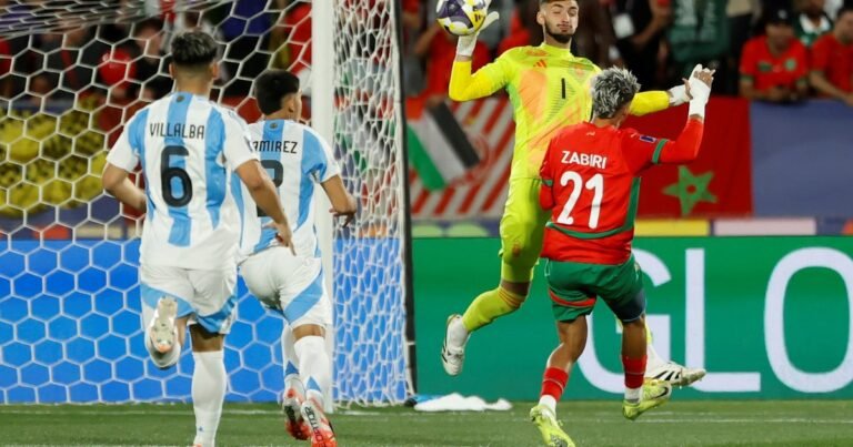 La gran polémica en el arranque de la final del Mundial Sub 20 entre Argentina vs Marruecos: qué decidió el árbitro tras el pedido de revisión de los africanos
