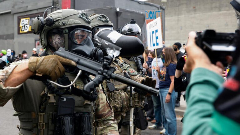 Jueza federal frena el despliegue de tropas ordenado por Trump en Portland