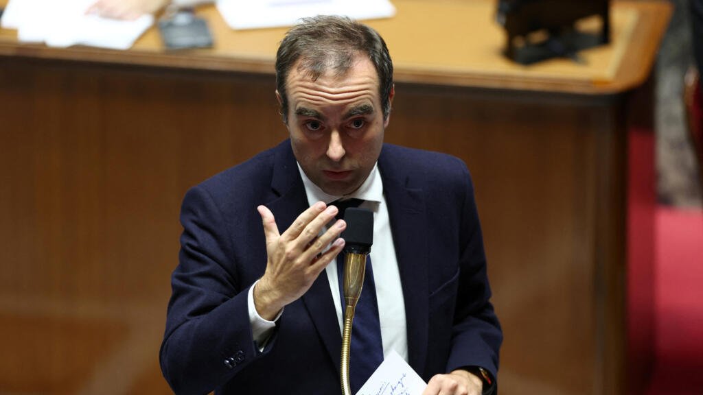 Lecornu anuncia que presentará enmienda para suspensión de la reforma de las pensiones en noviembre