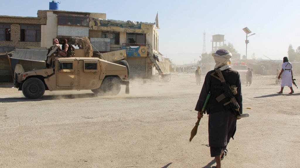 Afganistán y Pakistán acuerdan un cese al fuego inmediato tras negociaciones en Qatar