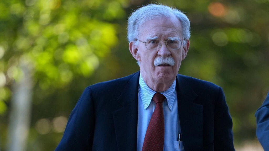 John Bolton se entrega a las autoridades tras ser imputado en caso de información clasificada