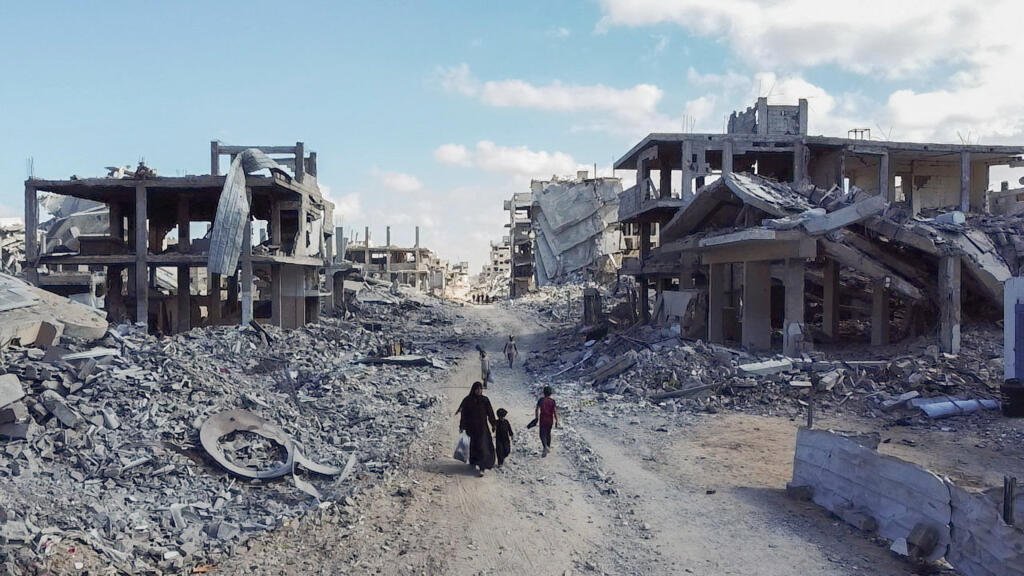 Israel devuelve 15 cadáveres a Gaza en medio de nuevas denuncias por violaciones del alto el fuego