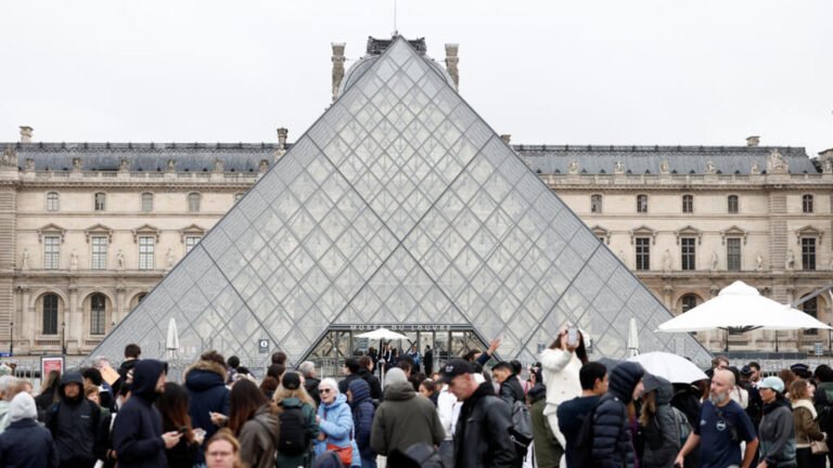 Siete minutos, cuatro ladrones y joyas de valor incalculable: las claves del “robo del siglo” en el Louvre