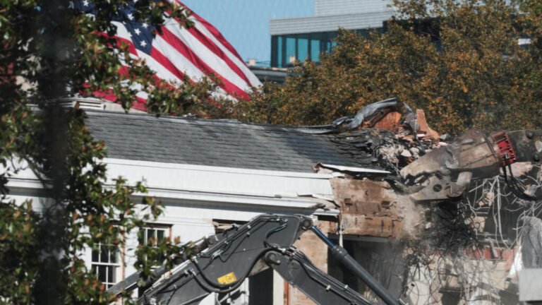 ¿Por qué es controversial la demolición del ala este de la Casa Blanca?