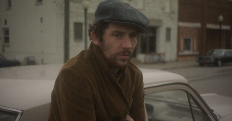 Josh O'Connor, del Príncipe Carlos a un ladrón de arte