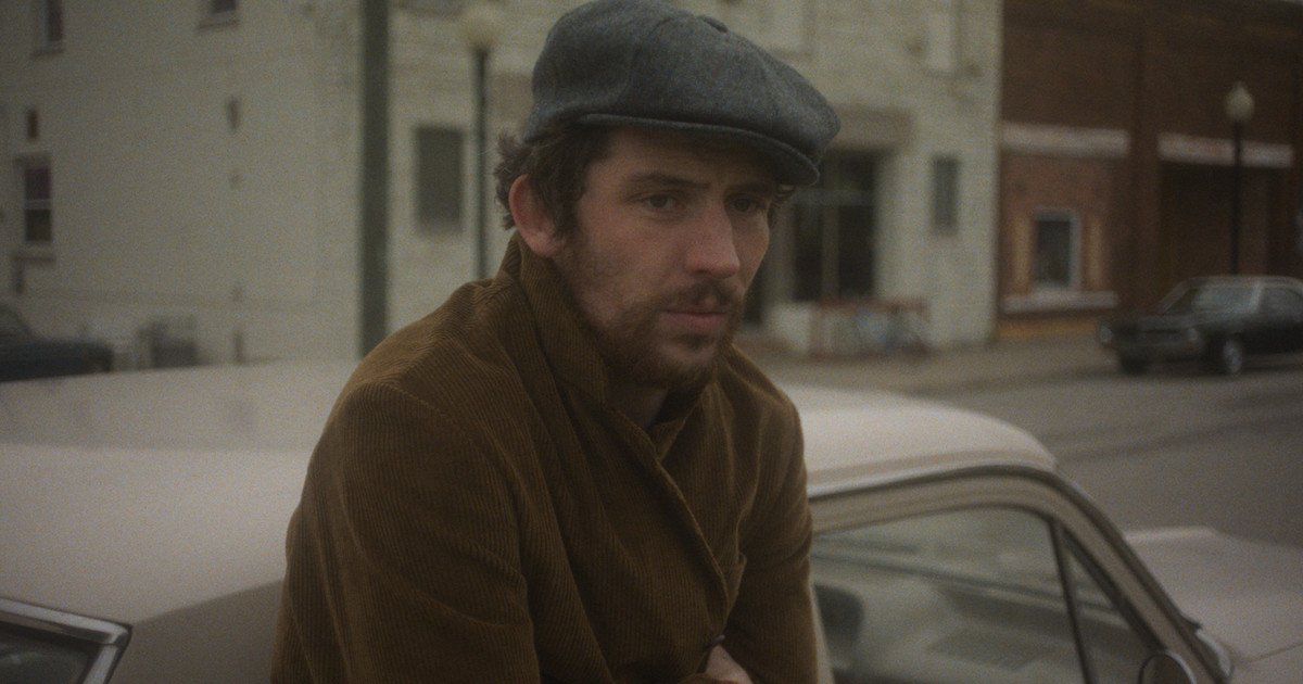 Josh O'Connor, del Príncipe Carlos a un ladrón de arte