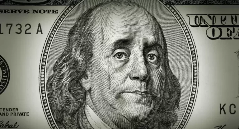 A cuánto llegará el dólar a fin de año, según 50 analistas privados