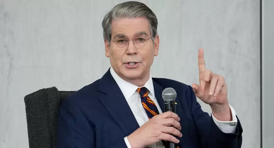 Scott Bessent: "Milei se comprometió a echar a China de Argentina"