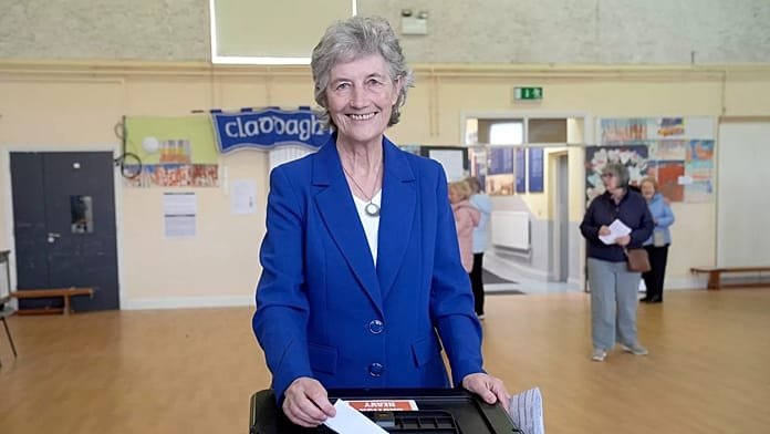 La progresista Catherine Connolly gana las elecciones presidenciales en Irlanda