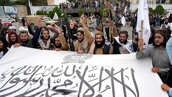 Los talibanes niegan que se haya prohibido el acceso a internet en todo el país mientras el apagón paraliza Afganistán