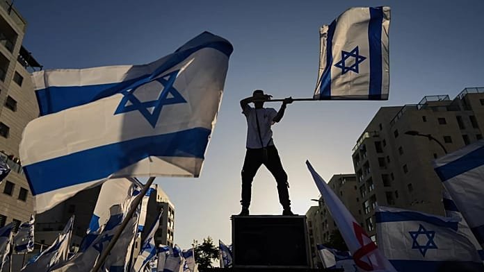 Trump envía a dos diplomáticos de confianza a Israel tras la ruptura del alto el fuego