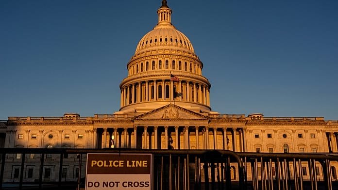 Trump amenaza con no reembolsar el salario a los funcionarios afectados por el cierre del Gobierno