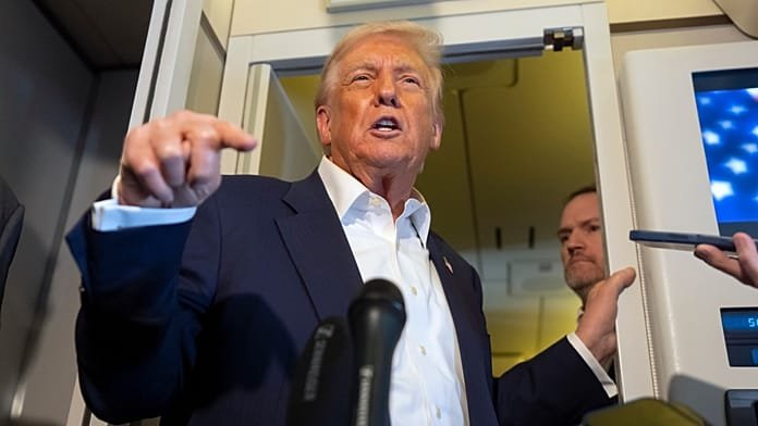 Trump insta a Putin a poner fin a la guerra en Ucrania "en lugar de probar misiles"