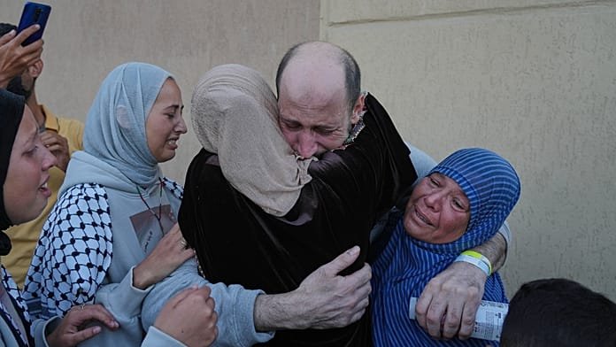 Israel confirma que uno de los cuerpos entregados por Hamás no corresponde a ningún rehén