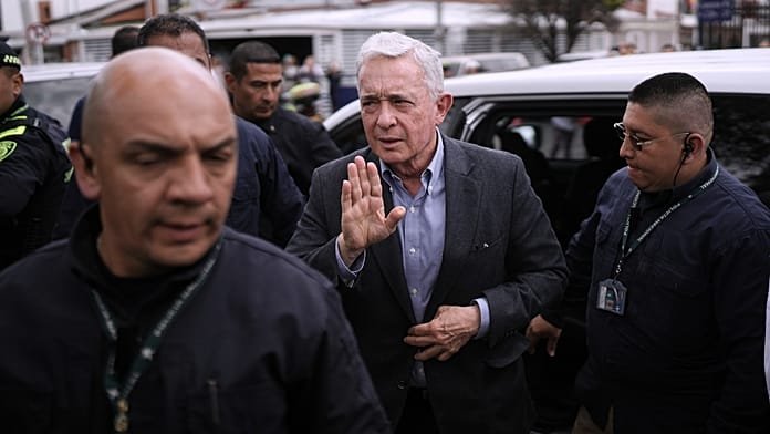 El TSJ de Bogotá retira al expresidente Álvaro Uribe sus cargos de soborno y fraude procesal
