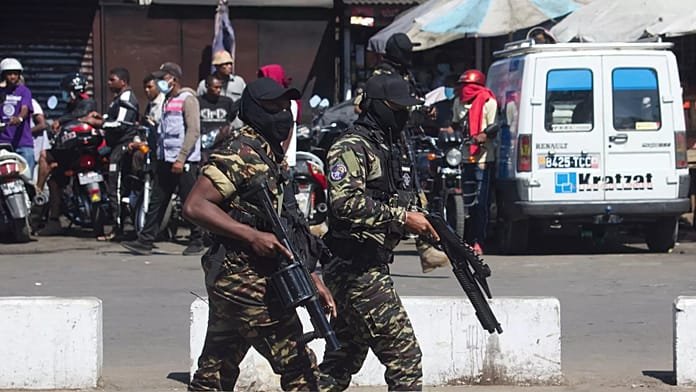 Con el control del Ejército en disputa, el presidente de Madagascar denuncia un golpe de Estado