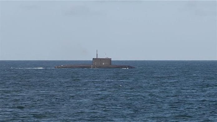Mark Rutte se burla de Rusia tras el incidente de un submarino averiado frente a costas francesas