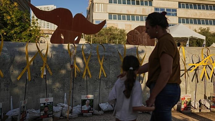 ¿Quiénes son los rehenes que Israel cree que siguen vivos?