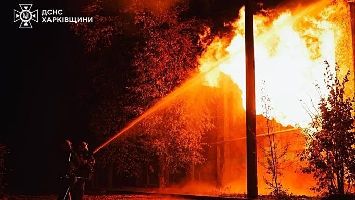 Varios ataques rusos dañan un hospital de Járkov mientras Trump no confirma el envío de Tomahawks