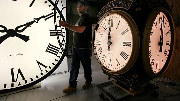 Cambio de hora y vuelta al horario de invierno: los relojes se atrasan una hora el 26 de octubre