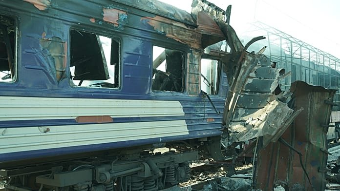 Al menos 4 muertos en una explosión en una estación de tren del norte de Ucrania