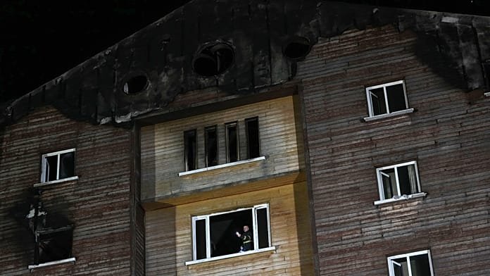 Cadena perpetua para 11 personas por el incendio de un hotel que dejó 78 muertos en Turquía