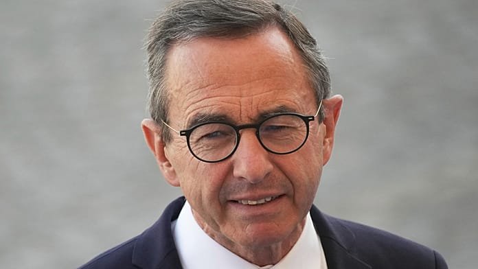 El ministro de Interior francés torpedea al nuevo Gobierno nada más ser nombrado