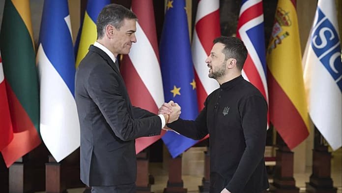 España comprará armamento estadounidense para que Ucrania se defienda de Rusia