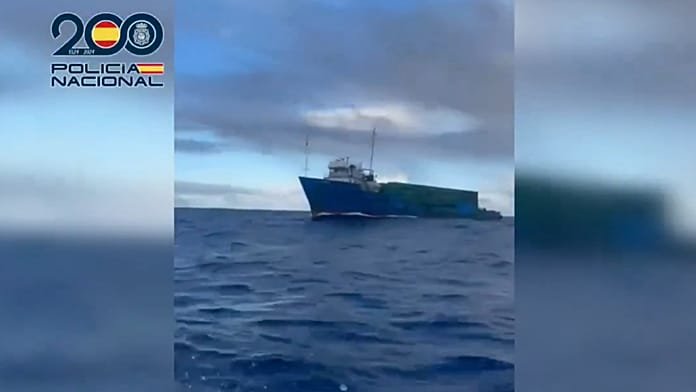 La Policía intercepta un buque mercante con 6.500 kilos de cocaína a 600 millas de Canarias