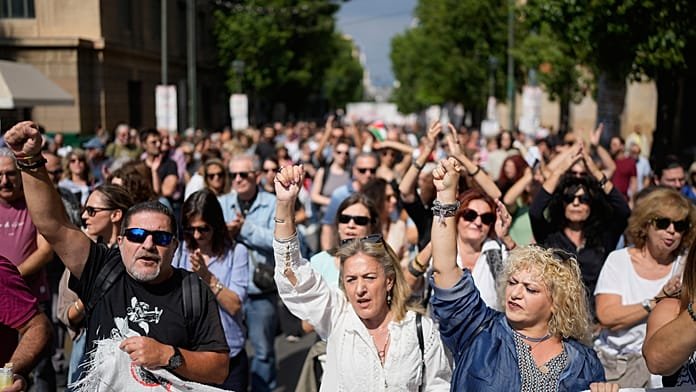 Atenas paralizada por una huelga general contra las nuevas leyes laborales