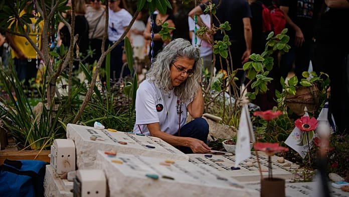 Familias en Nir Oz conmemoran 2 años desde los ataques del 7 de octubre