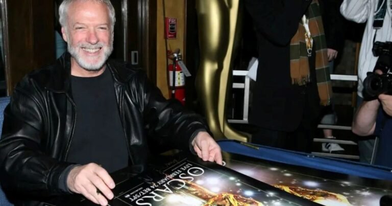 Murió Drew Struzan, el dibujante que creó los icónicos afiches de Volver al Futuro, Star Wars y E.T.