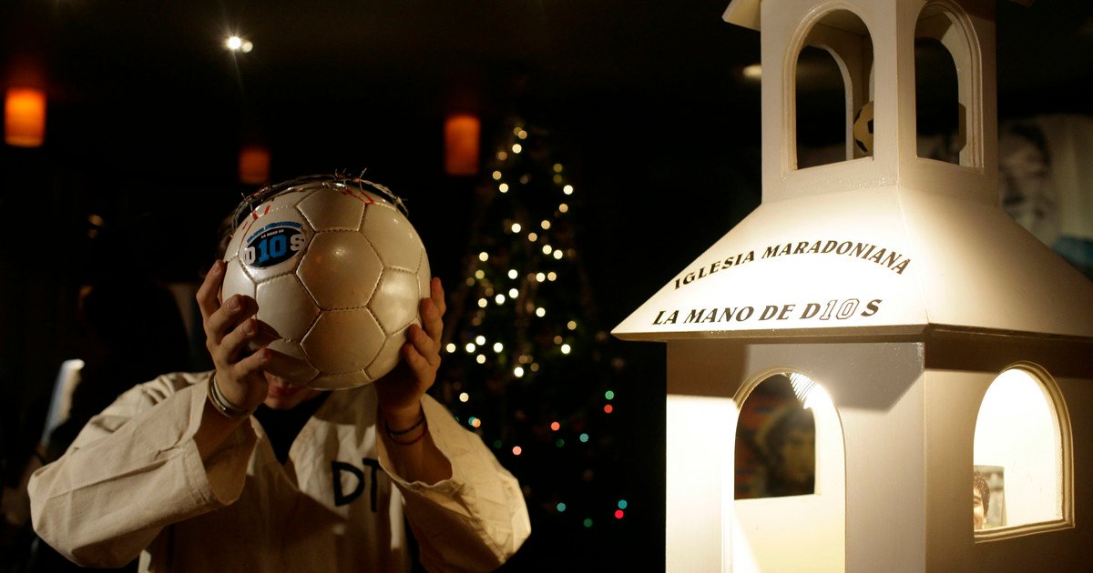 La Iglesia Maradoniana y un festejo muy especial por los 65 años de D10S