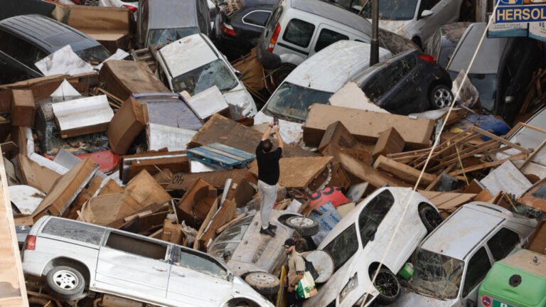 En cifras: 229 muertos y 17.800 millones de euros en pérdidas, a un año de la DANA
