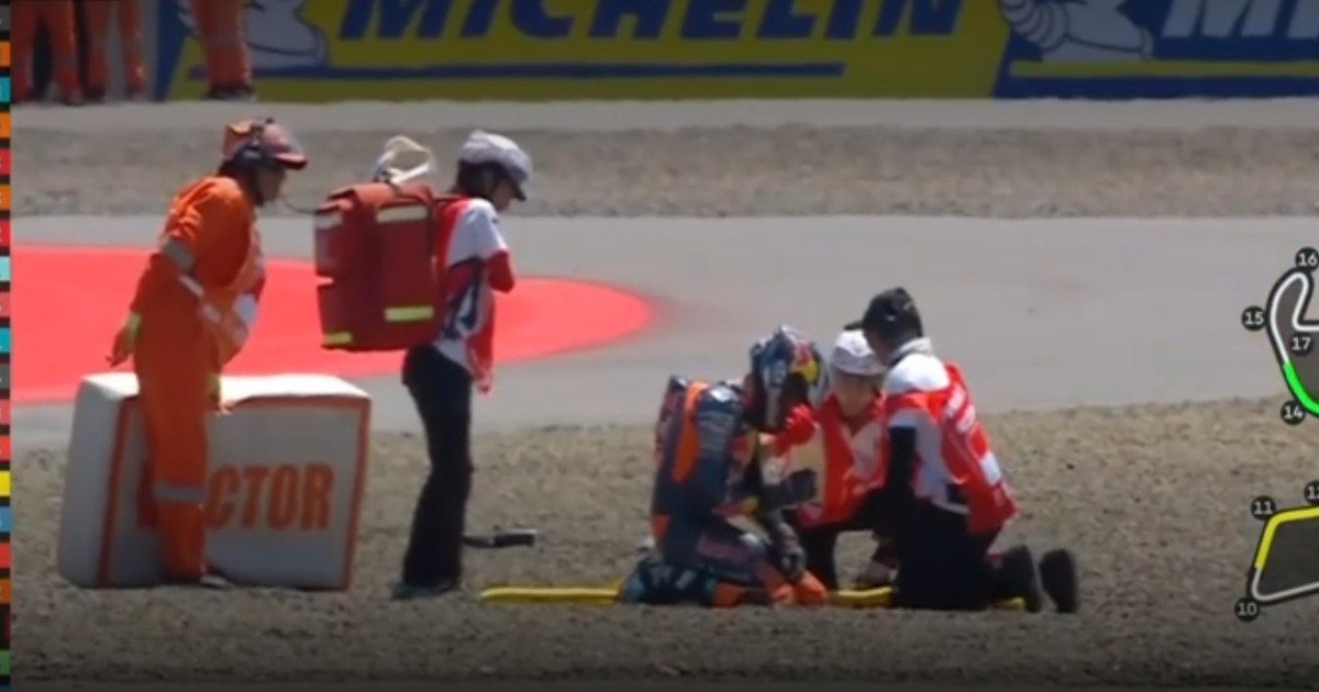 Valentín Perrone sufrió un estremecedor accidente en el Moto3 de Indonesia: lo chocaron por detrás y voló por el aire en plena curva