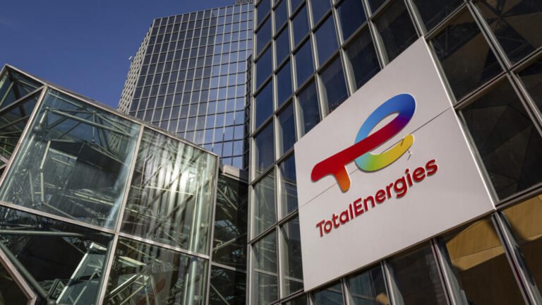 Tribunal francés condena a TotalEnergies por mensajes “engañosos” sobre sus compromisos climáticos