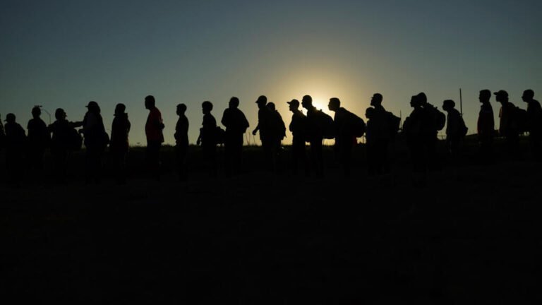Trump limita la admisión de refugiados a su nivel más bajo en la historia de EE. UU.