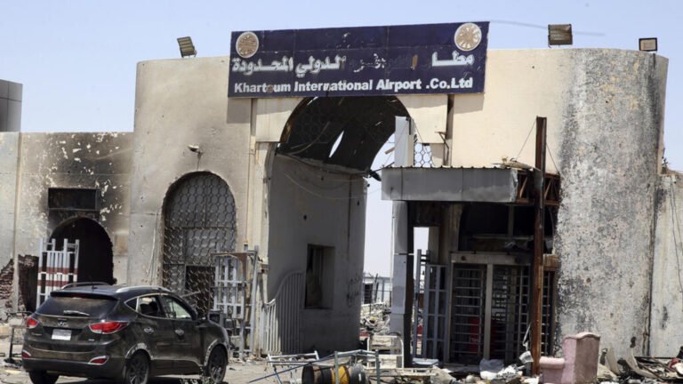 Ataques con drones apuntan a la capital sudanesa y al aeropuerto de Jartum