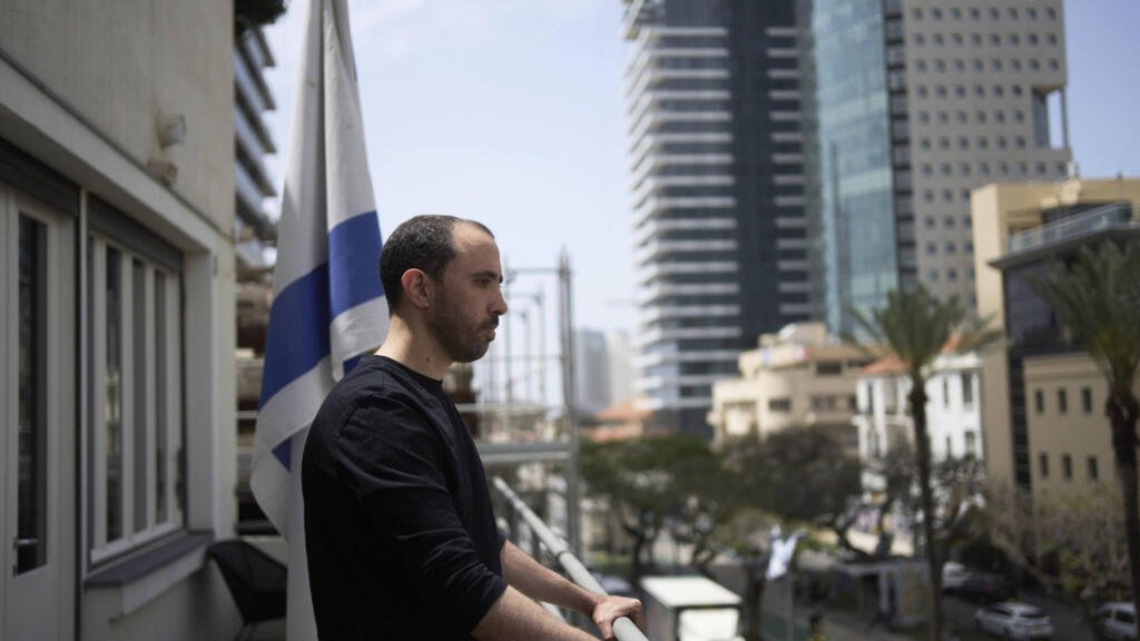 Un rehén israelí recuerda el cautiverio de Hamás y ve pocas esperanzas de paz