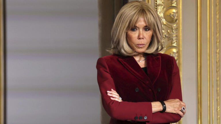 ¿Cómo se hicieron virales los rumores de que Brigitte Macron nació hombre?