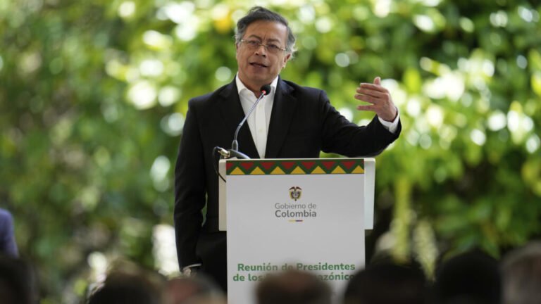 Trump acusa a Petro de ser "un matón"; el presidente colombiano promete defenderse judicialmente