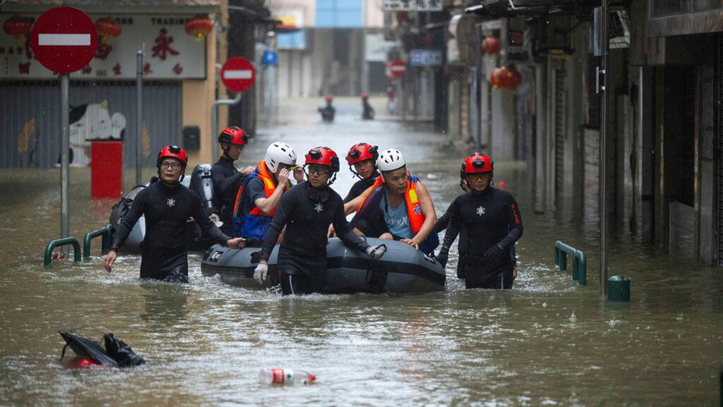 Terremotos y tifones azotan el Sudeste Asiático
