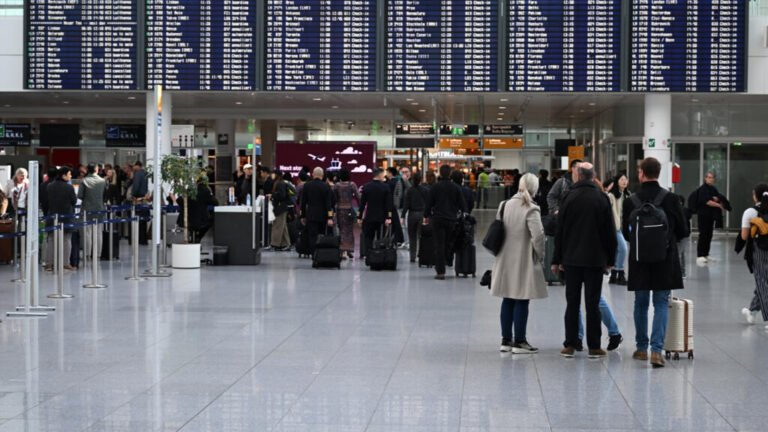 Reanudan los vuelos en el aeropuerto de Múnich tras la interrupción por drones
