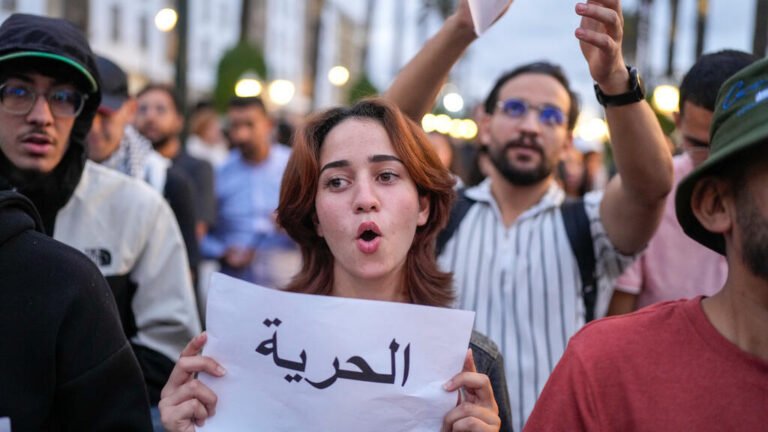 Más gasto en salud y educación y dar voz a los jóvenes: el rey de Marruecos busca calmar a la 'Gen Z'