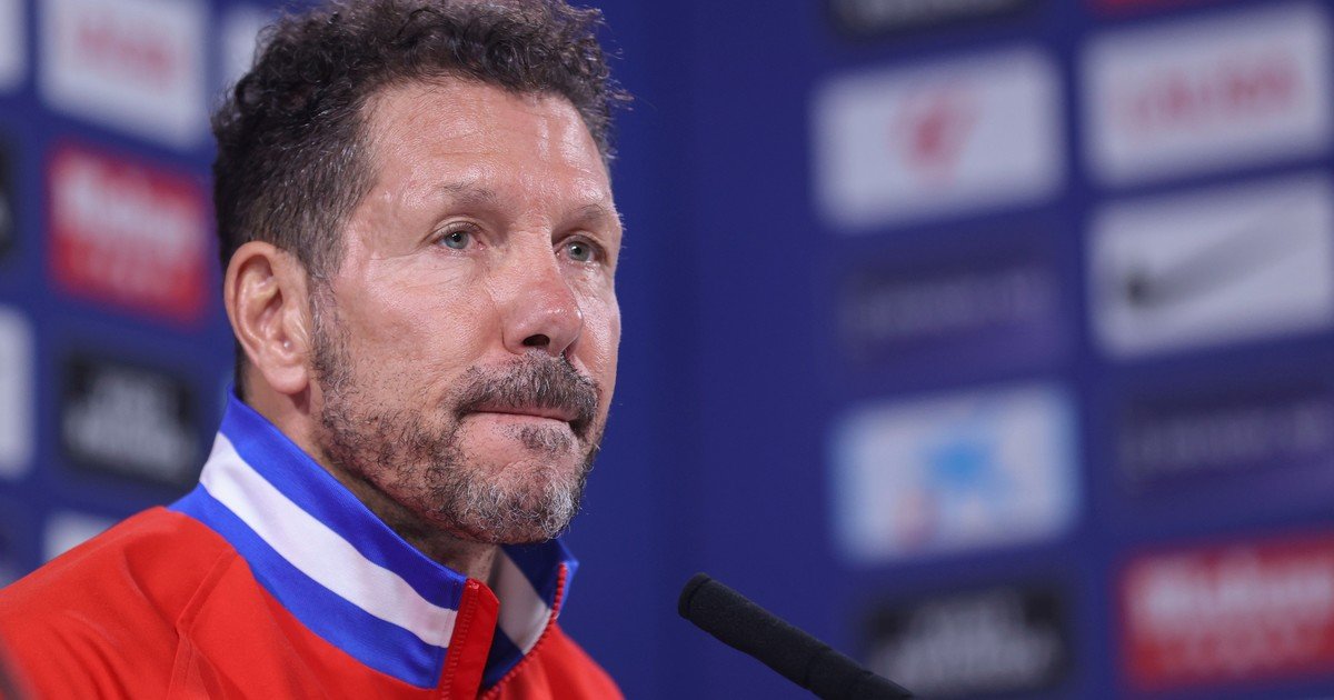 Simeone y un gran elogio para Almeyda, un viejo amigo y futuro rival: "Sevilla juega como era él, con trabajo, compromiso, presión"