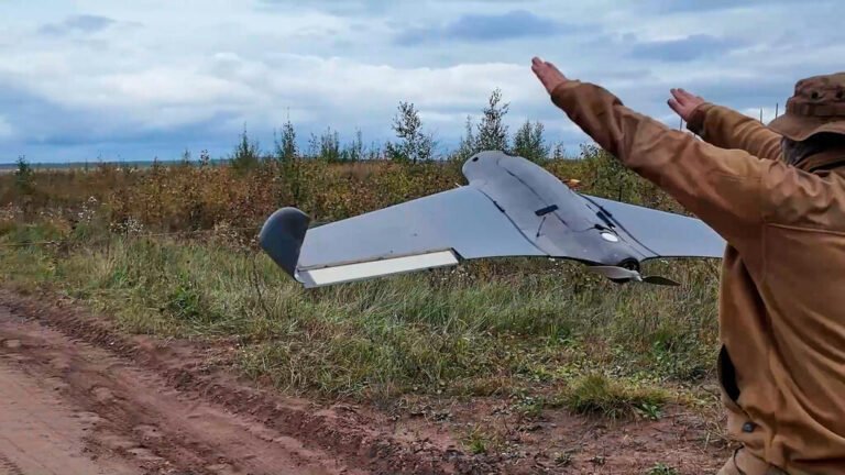 'Peones en el juego de guerra de Putin': mujeres africanas atraídas a fábricas de drones