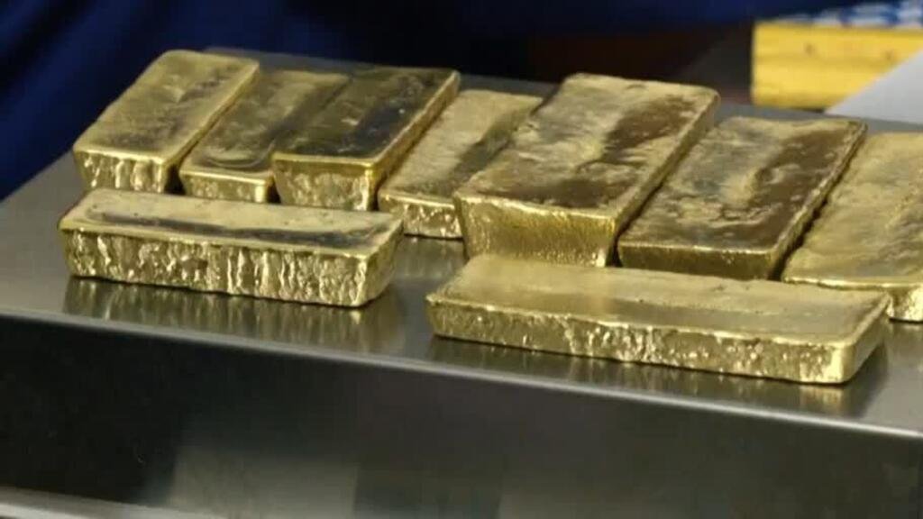 En tiempos de crisis, el oro es rey: el metal alcanza nuevo precio récord