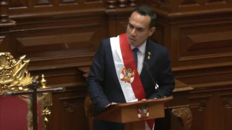 José Jerí asume como presidente interino de Perú tras destitución de Dina Boluarte