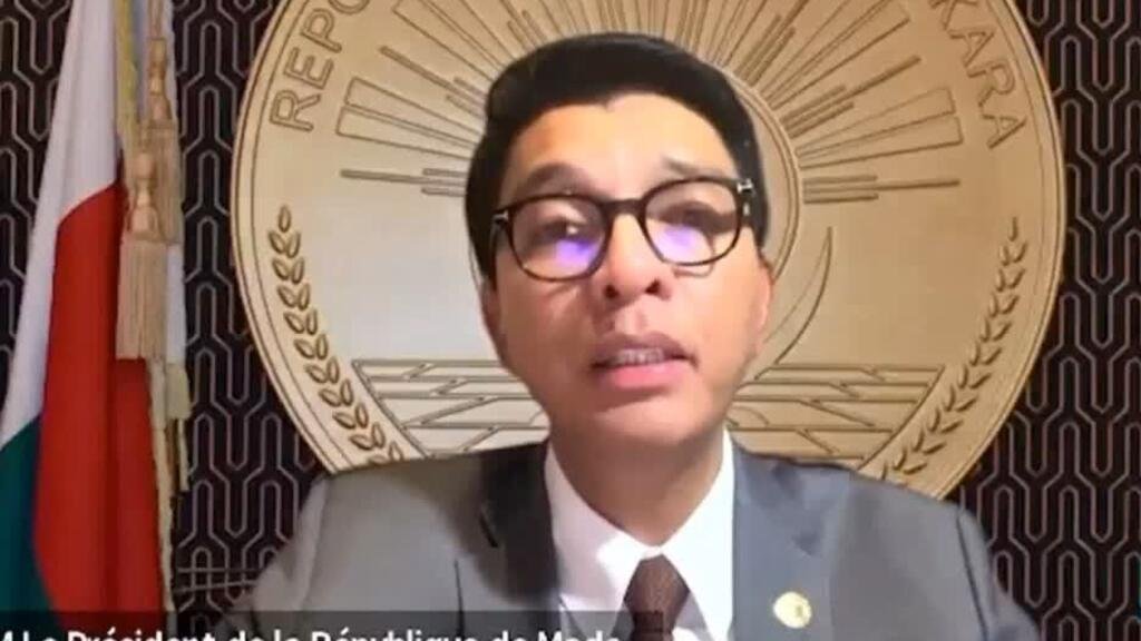 Crisis en Madagascar: Rajoelina huye a "lugar seguro" mientras se mantienen manifestaciones